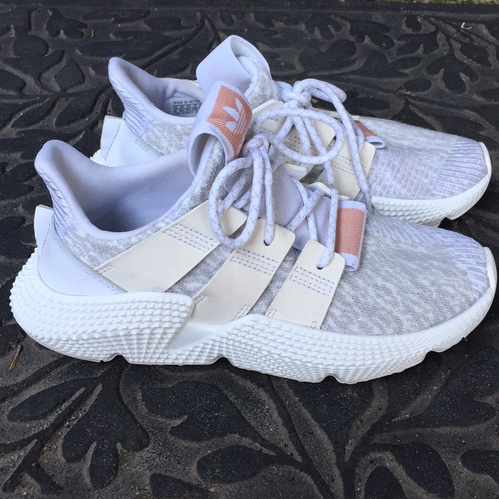 Adidas Huarache White Gray Embroidered Sneaker Shoes Women’s 6 👟